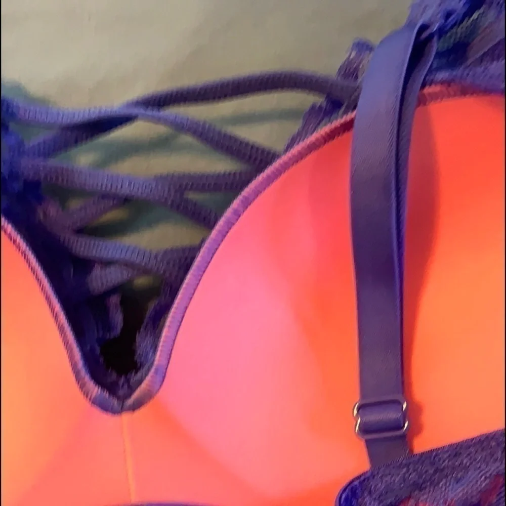 VS PINK Padded Bra - Picture 6 of 15